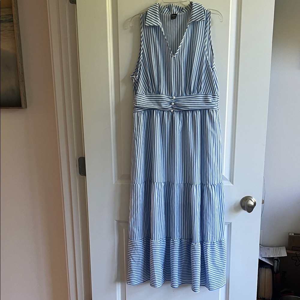 Season Chic Blue Striped Maxi Dress with “Pearl” Button Detail Size Large